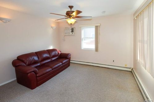 314 Everard St, Huntington Station NY 11746-7008 exterior