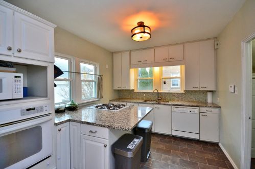 2560 75th St, Milwaukee, WI 53213-1104