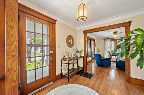 50 Dutton St, Wallingford, CT 06492-3202