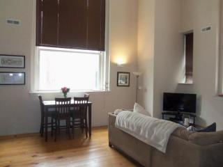 1200 Walnut St, Philadelphia PA  19107-5449 exterior