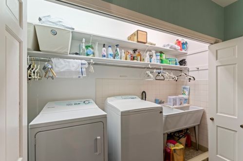 1521 Wightman St, Pittsburgh PA 15217-1407 exterior