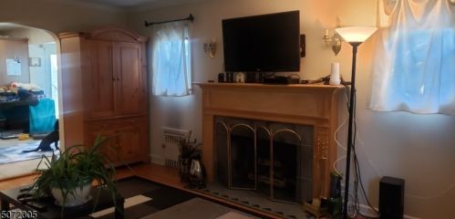 123 Bryant Ave, Springfield, NJ 07081-1615