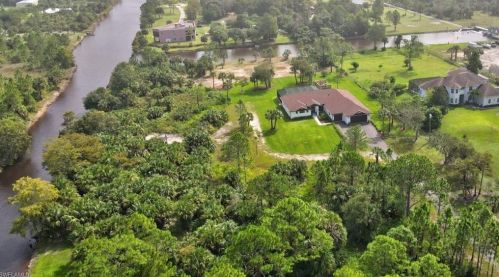 870 8 St, Naples FL 34120-0411 exterior