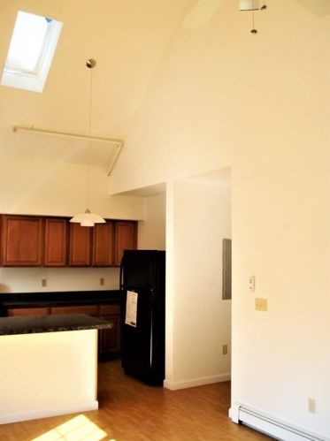 8 Harlem St, Worcester MA 01610-2106 exterior