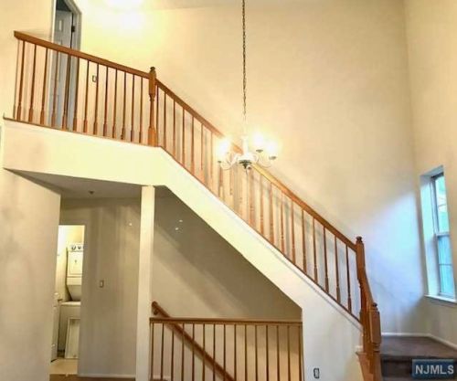 1418 York St, Mahwah NJ  07430-3268 exterior