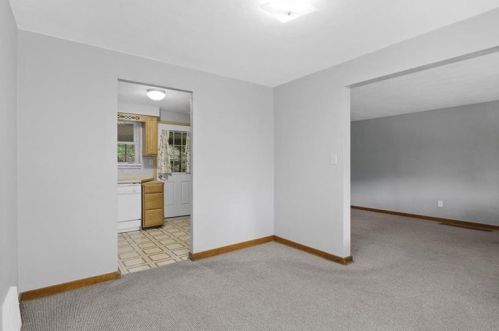 135 Saylong Dr, Pittsburgh PA 15235-4323 exterior