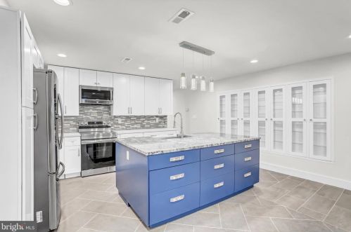 1337 Massachusetts Ave, Washington DC  20003-1540 exterior