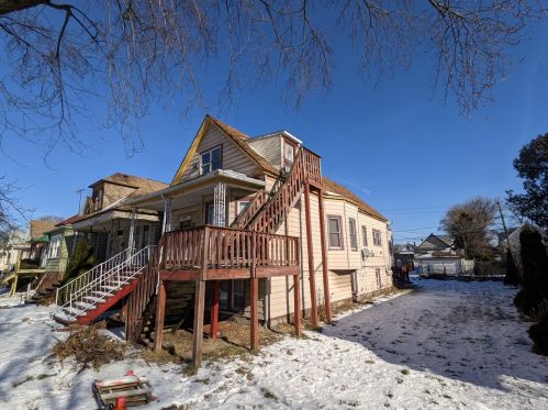 10435 Calhoun Ave, Chicago, IL 60617-5753