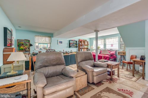 8349 Wessex Dr, Camden NJ 08109-3529 exterior