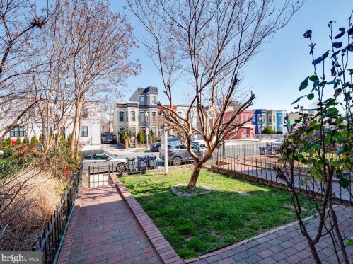 826 12 St, Washington DC 20002-4436 exterior