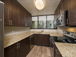 222 Harrison St, Portland OR  97201-5337 exterior