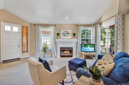 13360 Verona, Tustin CA  92782-9140 exterior