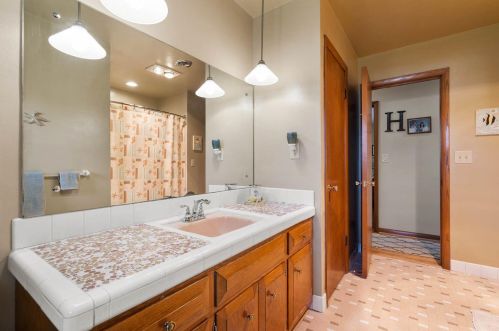 4963 19 St, Milwaukee WI 53209-5760 exterior