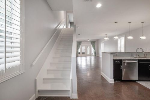 406 Oregon Ave, Tampa FL 33607-2803 exterior