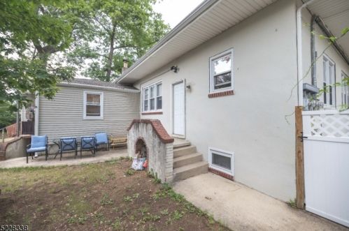 41 Madison Ave, Old Bridge NJ  08857-1278 exterior