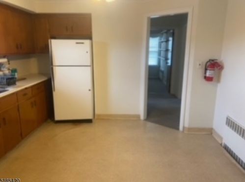 34 Irving Pl, West Paterson NJ  07424-2811 exterior