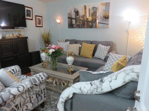 663 Jacques St, Perth Amboy NJ 08861-2746 exterior