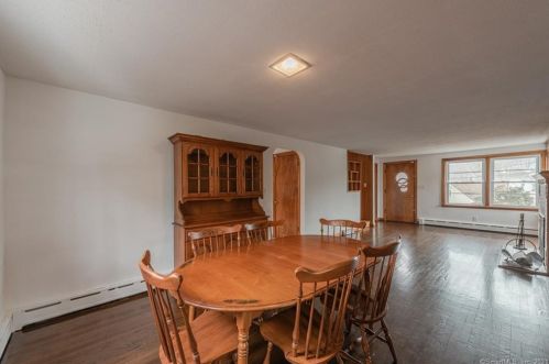 24 Cedric Ave, Derby CT 06418-1009 exterior