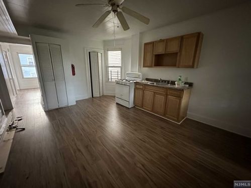 256 4th St, Paterson NJ  07522-1831 exterior