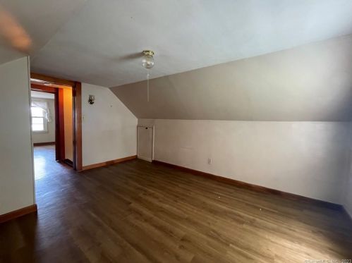 229 Alexander Rd, New Britain CT 06053-1047 exterior