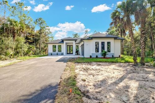 2565 60th Ave, Naples, FL 34120-2647