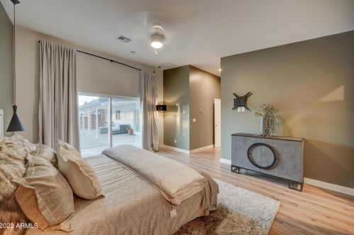 7814 11th Ave, Phoenix AZ  85021-7113 exterior