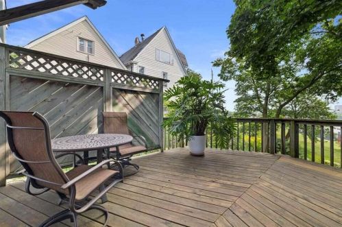 2044 Booth St, Milwaukee WI 53212-3406 exterior