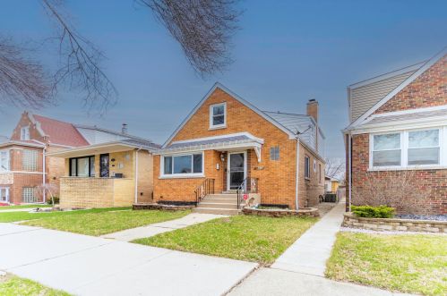 5535 Sayre Ave, Chicago, IL 60638-2213