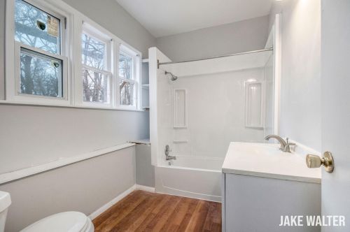 506 Dickinson St, Grand Rapids MI 49507-2605 exterior