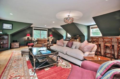 64 Bayberry Ln, Westport CT 06880-4031 exterior