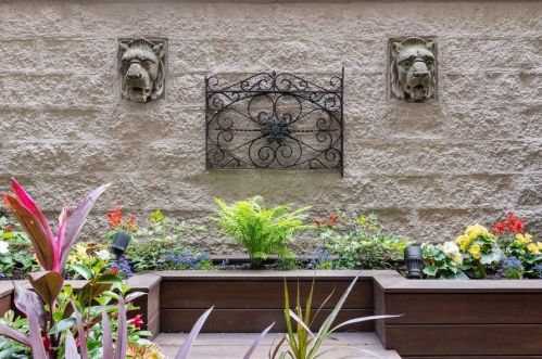 45 Cedar St, Chicago IL  60611-5127 exterior