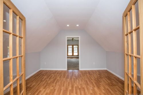 67 Orchard St, Wallingford CT 06492-4130 exterior