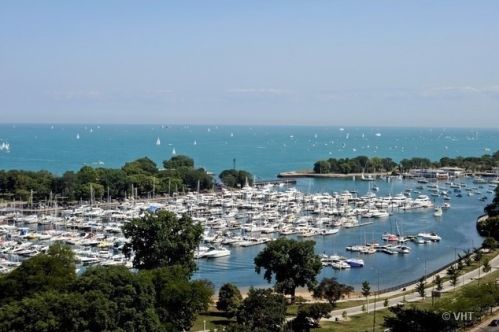 3500 Lake Shore Dr, Chicago IL  60657-1815 exterior