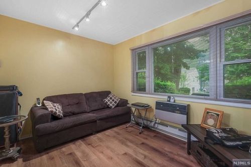 1084 Trafalgar St, Teaneck NJ  07666-1928 exterior