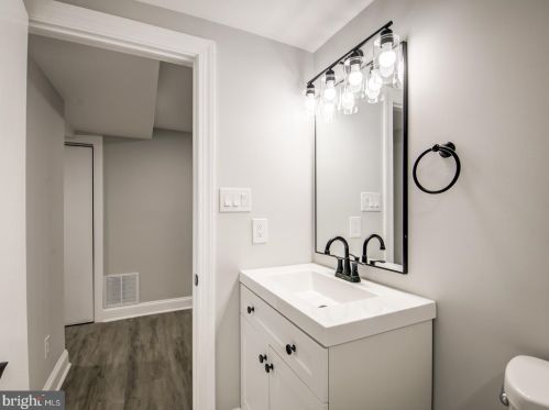 432 Orange St, Washington DC  20032-1622 exterior