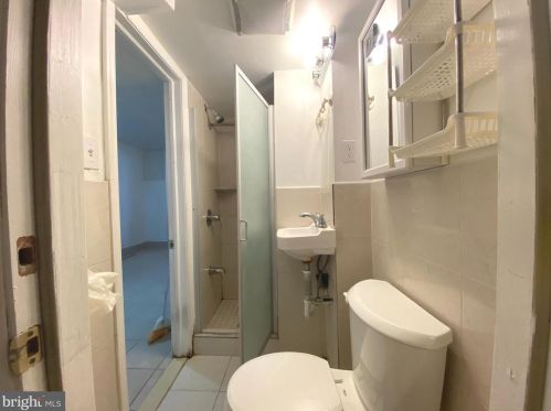 2827 Marvine St, Philadelphia PA 19140-1238 exterior