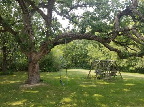 7817 Vly Hl Rd, Bull Valley IL 60098-7885 exterior