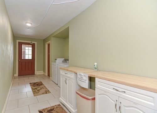 32 Burncoat St, Worcester MA 01605-1814 exterior