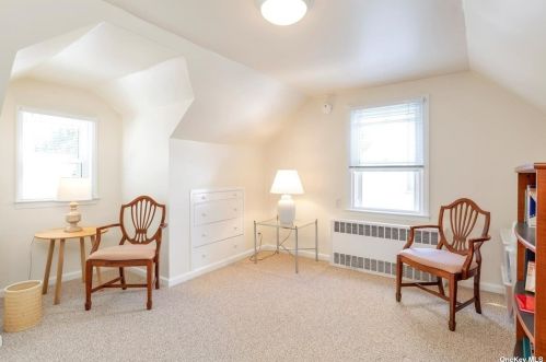 93 Fenimore St, Valley Stream NY 11580-3408 exterior