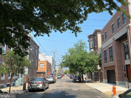 742 Carpenter St, Philadelphia PA 19146-2511 exterior