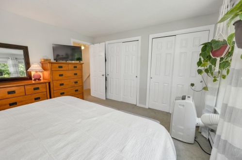 16 Village St, Concord NH 03301-1948 exterior