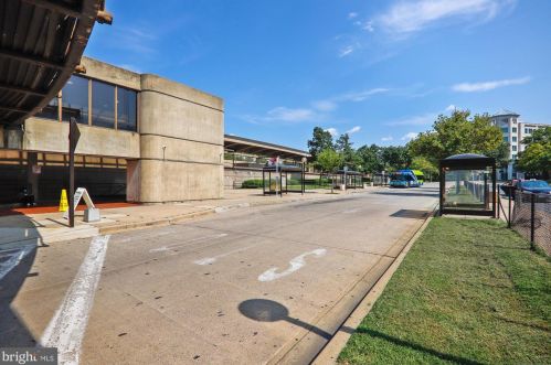 1009 Lewis Ave, Rockville MD 20851-2350 exterior