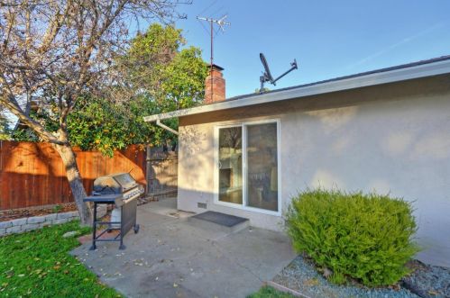 1707 Baywood Ln, Davis CA 95618-0543 exterior