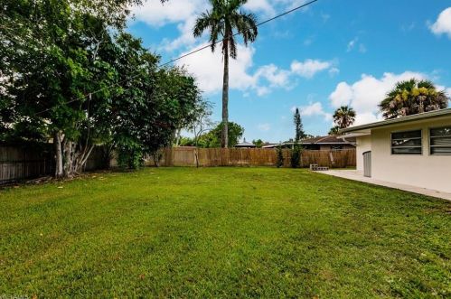 2172 44 Ter, Naples FL 34116-6474 exterior