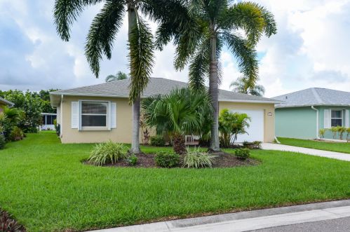 5675 Travelers Way, Fort Pierce FL 34982-4058 exterior