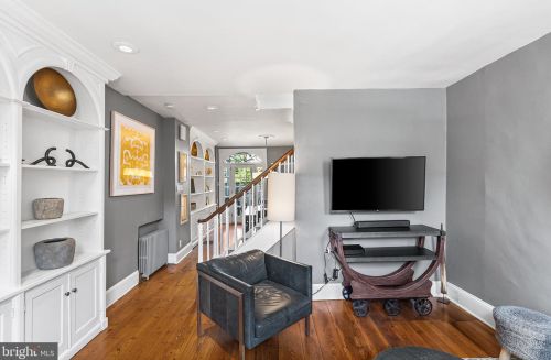 337 6th St, Philadelphia PA  19106-4138 exterior