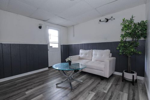 7046 58, Milwaukee WI 53218-4247 exterior