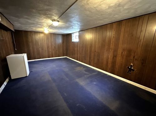 327 Elias Dr, Pittsburgh PA 15235-1710 exterior