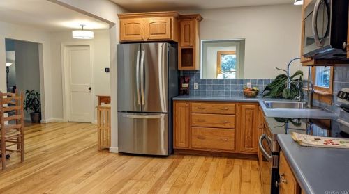 7 Phillips Rd, Poughkeepsie NY 12603-2909 exterior