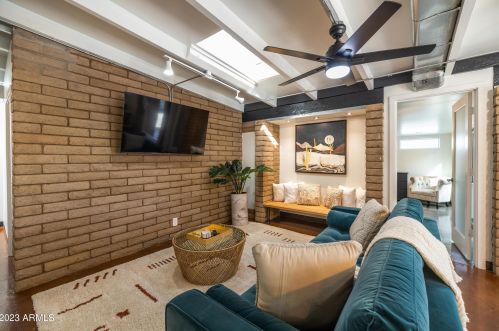 5827 10th St, Phoenix AZ  85014-2150 exterior